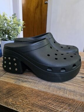 Crocs Siren Studded Platform Clogs Men’s 12 Women’s 14 Black Goth Y2K